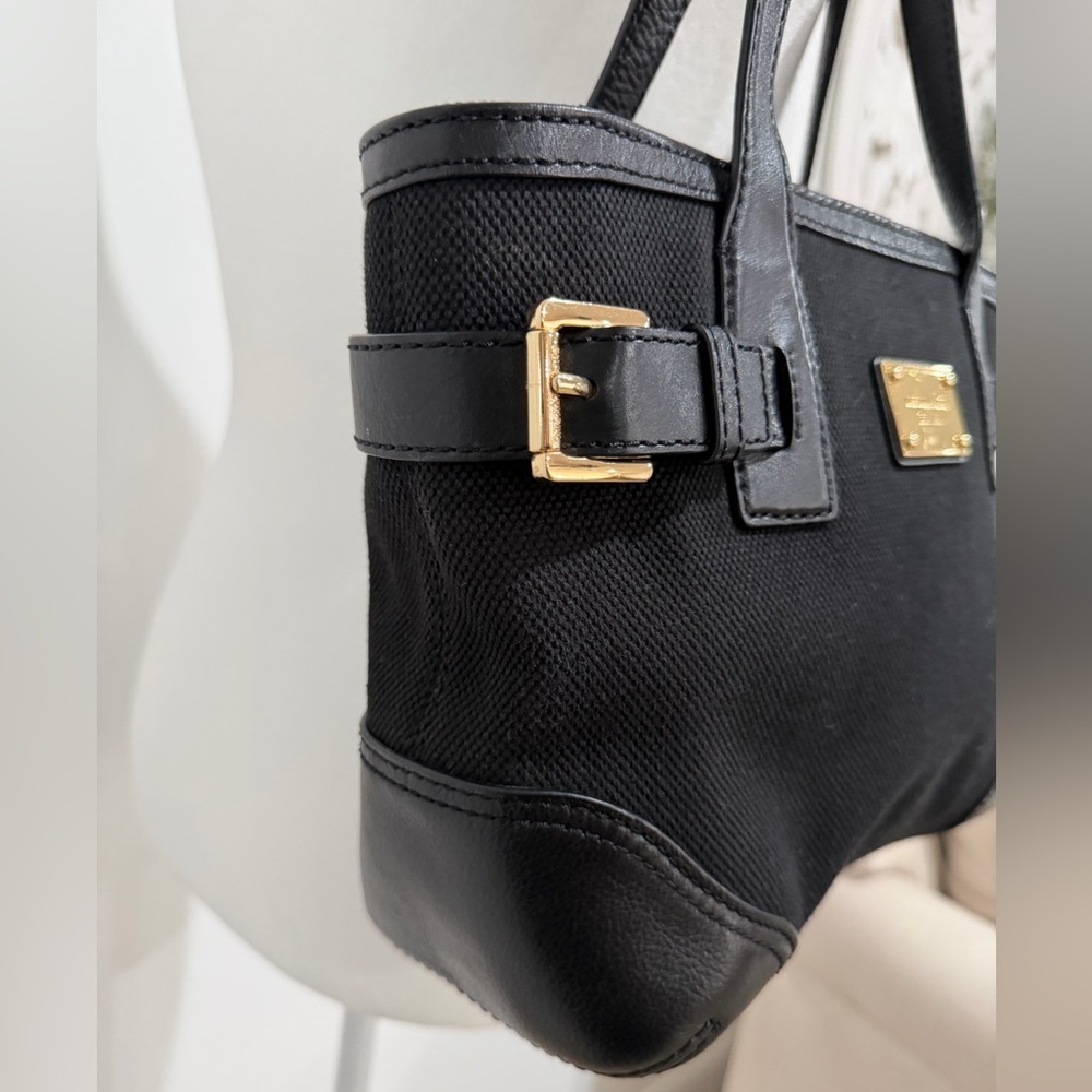 Michael Kors Black Shoulder Bag with Gold Details - Picture 2 of 15